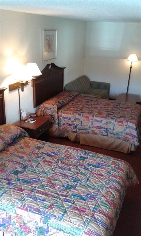 Key West Inn - Newport News Eksteriør billede