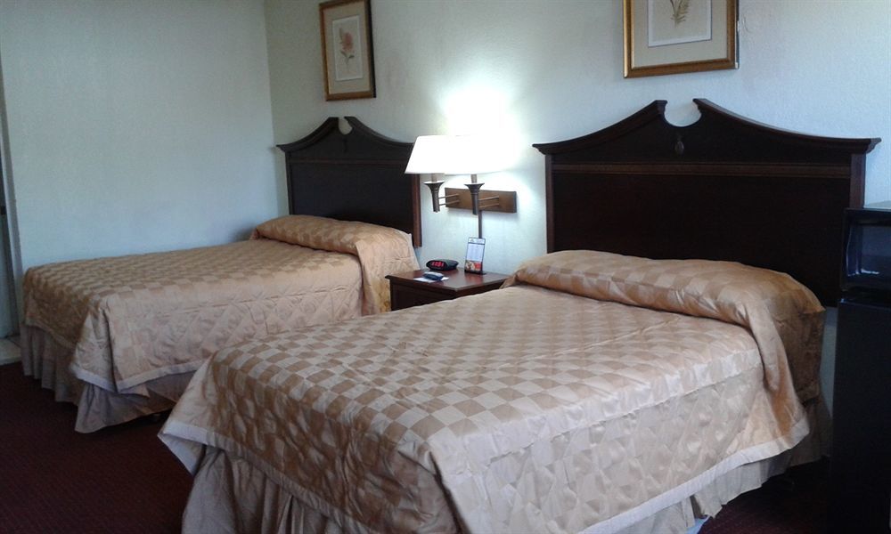 Key West Inn - Newport News Eksteriør billede